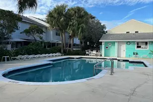 2593 NE 15th St, Pompano Beach, FL 33062 - Photo 14