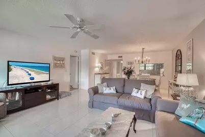 12871 Briarlake Drive #204, Palm Beach Gardens, FL 33418 - Photo 8