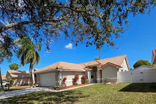 1275 E Lancewood Pl, Delray Beach, FL 33445 - Photo 2