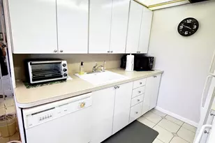 3097 Newport S, Deerfield Beach, FL 33442 - Photo 10