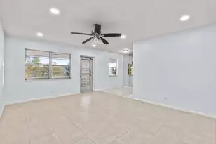 63 Hastings D, West Palm Beach, FL 33417 - Photo 2