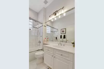 4022 Manchester Lake Drive, Lake Worth, FL 33449 - Photo 32