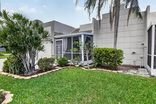 9245 Flynn Cir, Boca Raton, FL 33496 - Photo 2