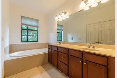 10283 Wellington Parc Drive, Wellington, FL 33449 - Photo 22