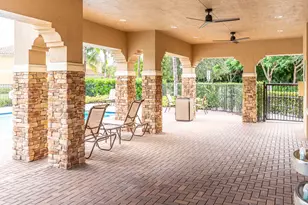 10283 Wellington Parc Dr, Wellington, FL 33449 - Photo 4