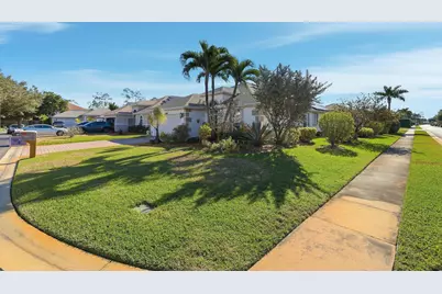 13300 Opal Lane, Wellington, FL 33414 - Photo 2