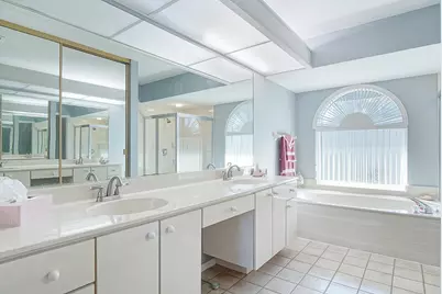 121 SE Lakehurst Drive, Port Saint Lucie, FL 34983 - Photo 16