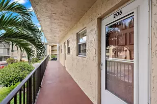 701 Lori Dr, Palm Springs, FL 33461 - Photo 14