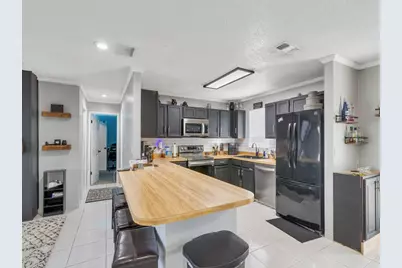 542 SE Faith Terrace, Port Saint Lucie, FL 34983 - Photo 4