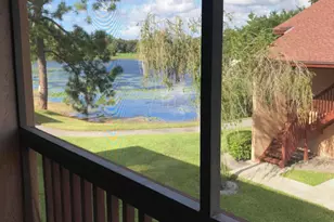 510 Lakeview Dr E, Royal Palm Beach, FL 33411 - Photo 2