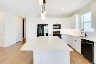 12545 SW Gray Fox Ln, Port Saint Lucie, FL 34987 - Photo 8