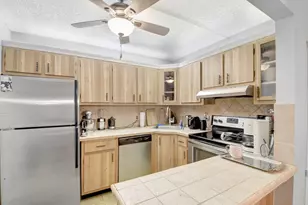 323 Pine Ridge Cir, Greenacres, FL 33463 - Photo 12