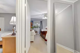 323 Pine Ridge Cir, Greenacres, FL 33463 - Photo 20