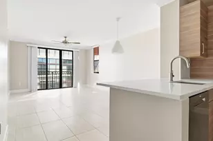 630 S Sapodilla Ave, West Palm Beach, FL 33401 - Photo 2