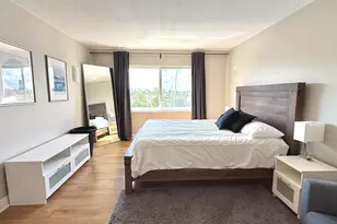 401 Golden Isles Dr, Hallandale Beach, FL 33009 - Photo 16