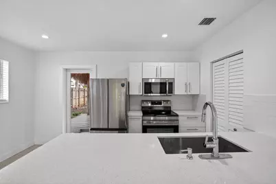 631 N 70th Avenue, Hollywood, FL 33024 - Photo 6