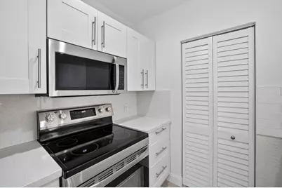 631 N 70th Avenue, Hollywood, FL 33024 - Photo 10