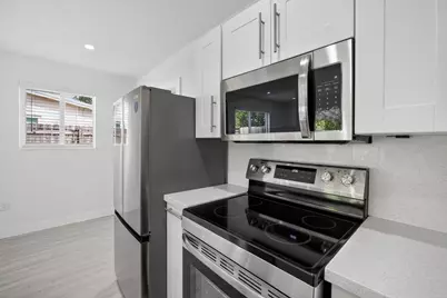 631 N 70th Avenue, Hollywood, FL 33024 - Photo 12