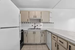 5750 S 38th St, Greenacres, FL 33463 - Photo 10
