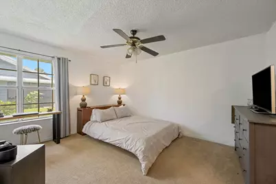 3809 Island Club Circle E, Lake Worth, FL 33462 - Photo 12