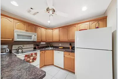 417 Pine Glen Lane #D-2, Greenacres, FL 33463 - Photo 8