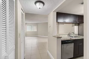 9901 Westview Dr, Coral Springs, FL 33076 - Photo 10