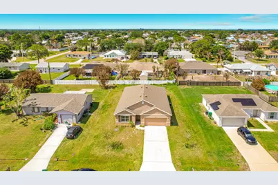 525 SW Twig Avenue, Port Saint Lucie, FL 34983 - Photo 2