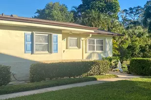 2824 E Crosley Dr E, West Palm Beach, FL 33415 - Photo 1