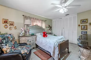 2824 E Crosley Dr E, West Palm Beach, FL 33415 - Photo 18