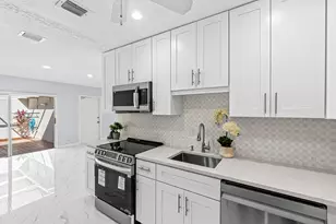 10119 S 42nd Terrace, Boynton Beach, FL 33436 - Photo 2