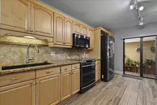 605 Maplewood Dr, Greenacres, FL 33415 - Photo 2