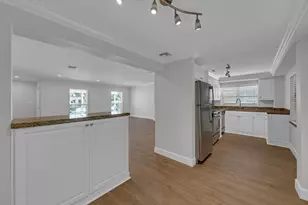 900 NE 4th St, Boca Raton, FL 33432 - Photo 16