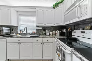 5779 Spindle Palm Ct, Delray Beach, FL 33484 - Photo 14