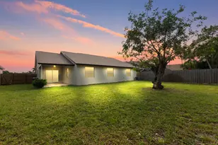 209 Wandering Trail, Jupiter, FL 33458 - Photo 2