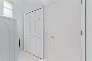435 SW Jefferson Cir, Port Saint Lucie, FL 34986 - Photo 34