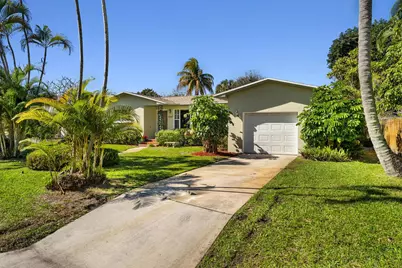 7405 W Lake Drive, West Palm Beach, FL 33406 - Photo 2