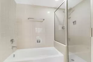 122 Bay Colony Dr N, Juno Beach, FL 33408 - Photo 10