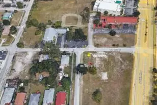 84 SW 1st Ct, Deerfield Beach, FL 33441 - Photo 2