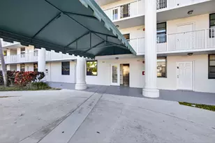 3716 Whitehall Dr, West Palm Beach, FL 33401 - Photo 2