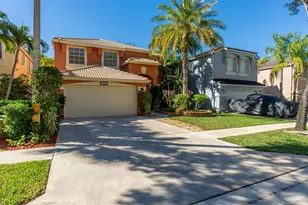 1321 Isleworth Ct, Royal Palm Beach, FL 33411 - Photo 2