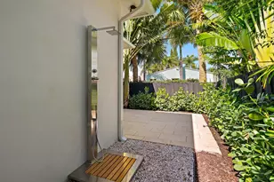 385 Linda Ln, West Palm Beach, FL 33405 - Photo 18