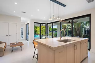 385 Linda Ln, West Palm Beach, FL 33405 - Photo 8