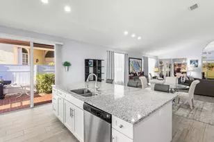 12902 Touchstone Pl, Palm Beach Gardens, FL 33418 - Photo 10