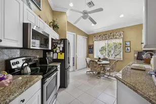 9146 Bay Point Cir, West Palm Beach, FL 33411 - Photo 10