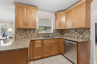 150 Valencia Street, Royal Palm Beach, FL 33411 - Photo 8