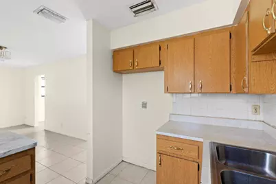 110 SW 12th Avenue, South Bay, FL 33493 - Photo 8