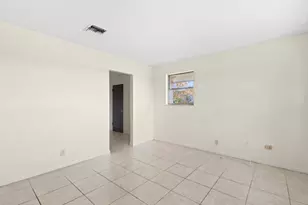 110 SW 12th Ave, South Bay, FL 33493 - Photo 12