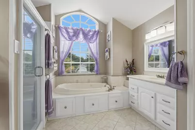 2805 Foxhall Drive E, West Palm Beach, FL 33417 - Photo 14