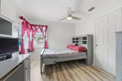 2805 Foxhall Drive E, West Palm Beach, FL 33417 - Photo 52