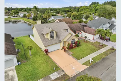 2805 Foxhall Drive E, West Palm Beach, FL 33417 - Photo 30